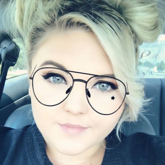 Meet your Posher, Alex - Picture 7 of 8